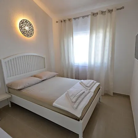 Apartment Neue In Okrug Gornji Und Meerblick