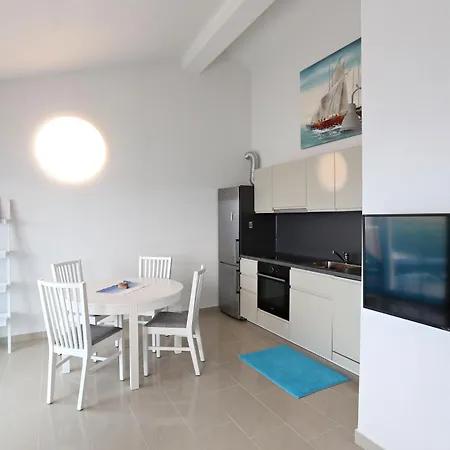 Apartment Neue In Okrug Gornji Und Meerblick Trogir